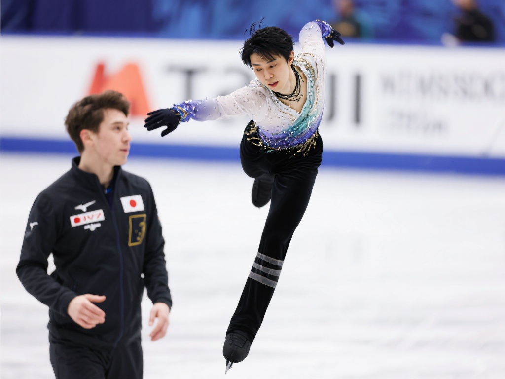 战况速览：利物浦逆袭登顶，超越阿森纳与曼城；巴黎客胜，姆巴佩提前离场